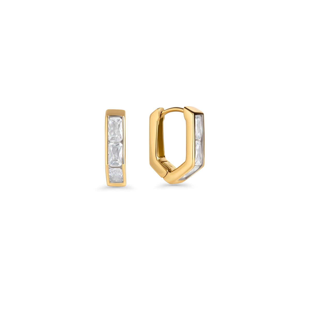 Gold angular hoop earrings set with baguette-cut clear stones on a white background. Nickel-free, waterproof & tarnish-resistant stainless steel earrings for sensitive skin, minimalist luxury jewelry by Mia Bijoux Canada.
Boucles d'oreilles anneaux dorées de forme angulaire serties de pierres transparentes taille baguette sur fond blanc. Boucles d'oreilles en acier inoxydable sans nickel, résistantes à l'eau et anti-ternissement pour peaux sensibles, bijouterie de luxe minimaliste par Mia Bijoux Canada.