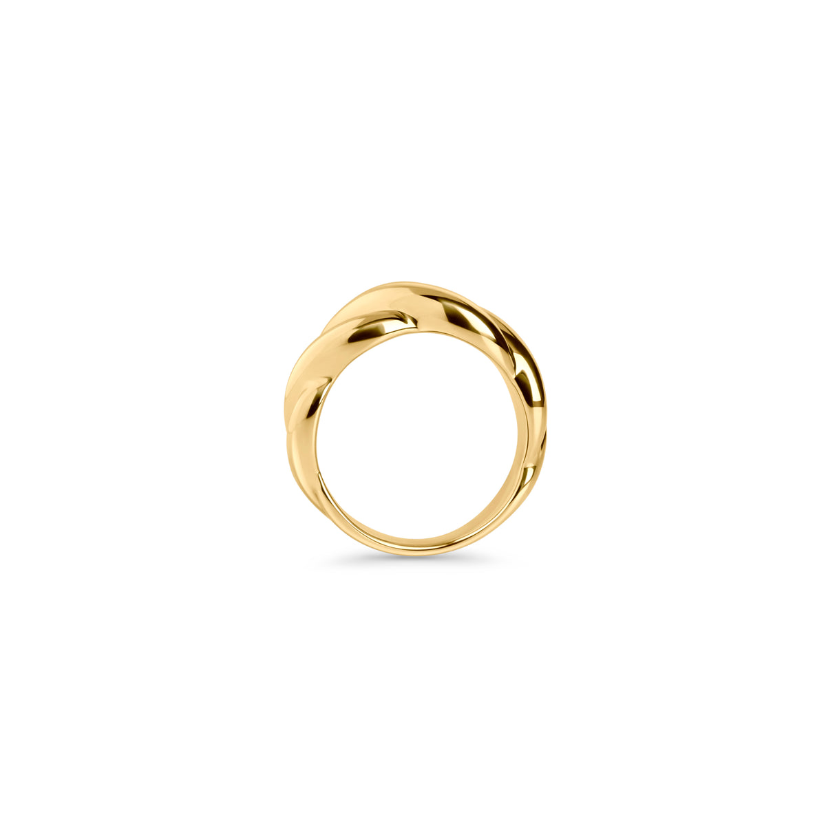 Side view of a polished gold ring with a wide twisted braid design on a white background. Nickel-free, waterproof & tarnish-resistant stainless steel ring for sensitive skin, minimalist luxury jewelry by Mia Bijoux Canada.
Vue de côté d'une bague dorée polie au design large torsadé sur fond blanc. Bague en acier inoxydable sans nickel, résistante à l'eau et anti-ternissement pour peaux sensibles, bijouterie de luxe minimaliste par Mia Bijoux Canada.
