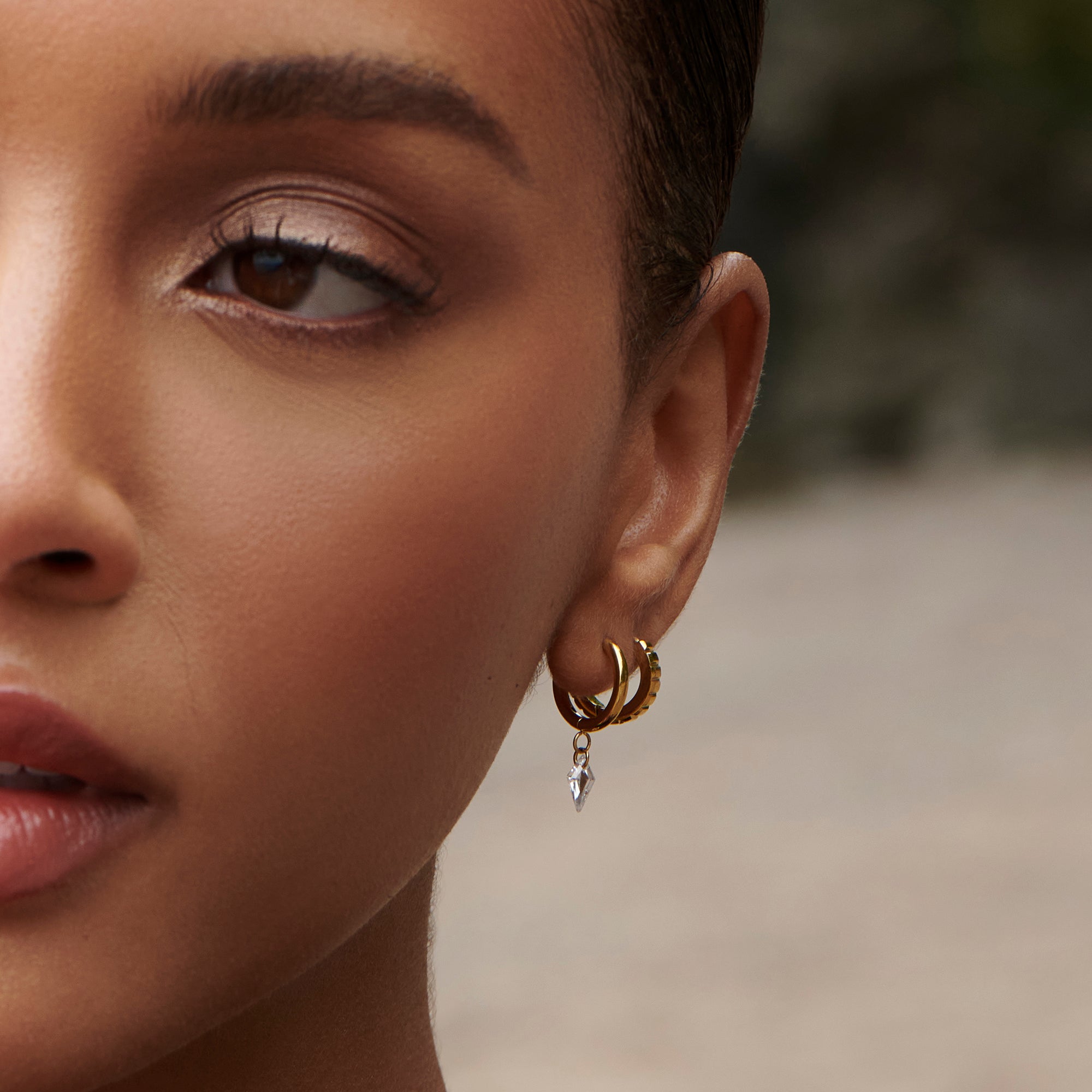 Diamond shape pendant huggie earrings boucles d'oreilles dormeuses pierre diamant pendant MIAJWL