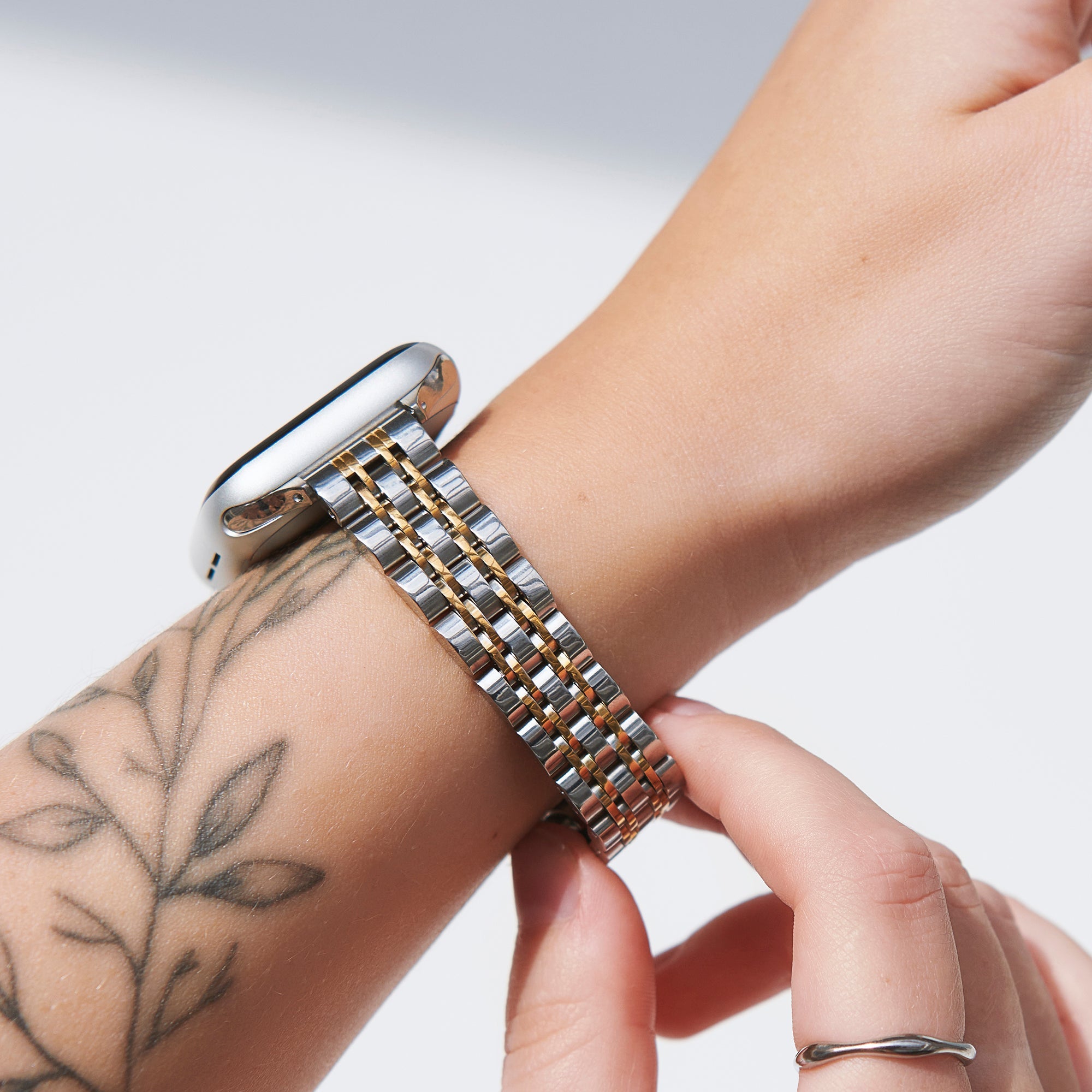 Bracelet de montre apple classique sans danger pour la peau meilleur acier chirurgical Mia Bijoux